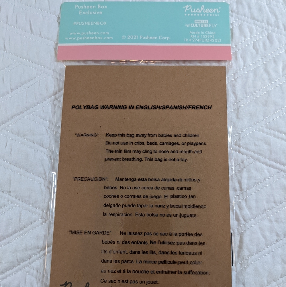 Culturefly Pusheen Winter Box Exclusive New Movie Night Checklist Notepad - Picture 3 of 4